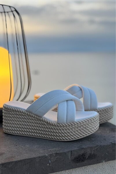 Melissa Boutique Women's White Skin Pad Sole Comfortable Straw Model Wedge Heeled Slippers