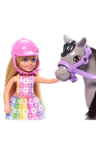 Barbie ® نادي تشيلسي™ وPony- أشقر - HTK29