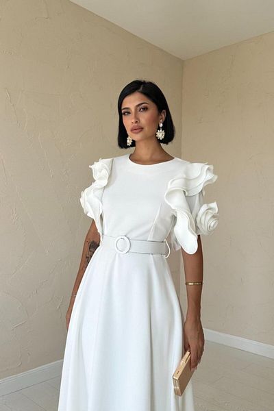 Kokosh moda Λευκό φόρεμα με φλάντζα με ζώνη