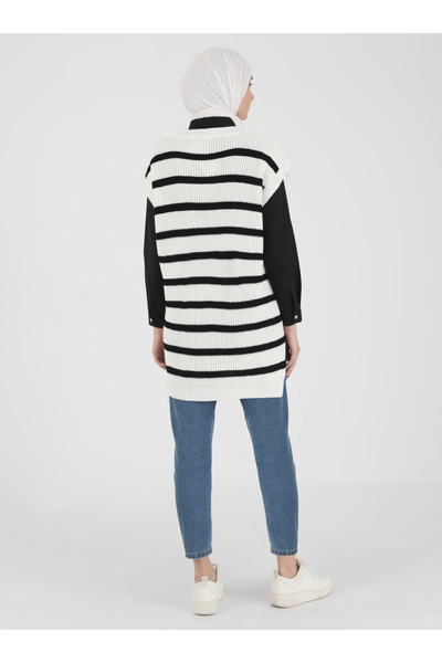 Por La Cara Thessaloniki Knitted Knitwear Sweater - Striped and Side Slit, Bone Color