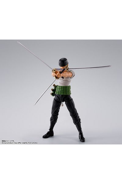 BANDAI Roronoa Zoro One Piece Anime S.H.Figuarts Action Figure