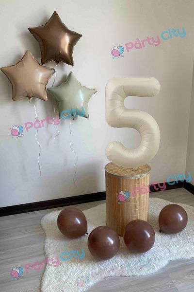 Party City Ρετρό μίνι σετ γενεθλίων 5 ετών 5 χρώματος κρέμα και καφέ αστέρια σετ μπαλόνι