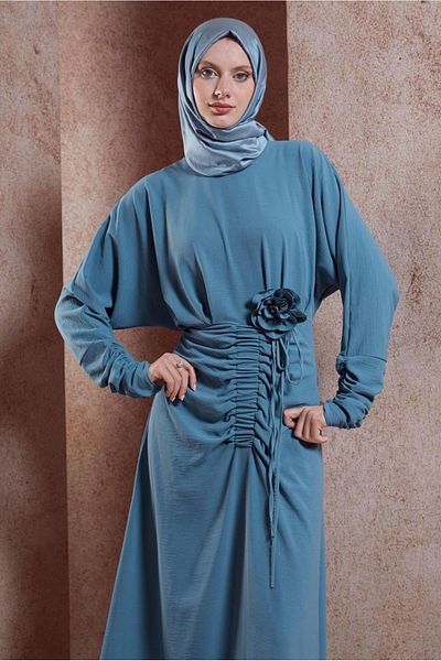 Alvina Rochie cu broșă și detaliu strâns 44607