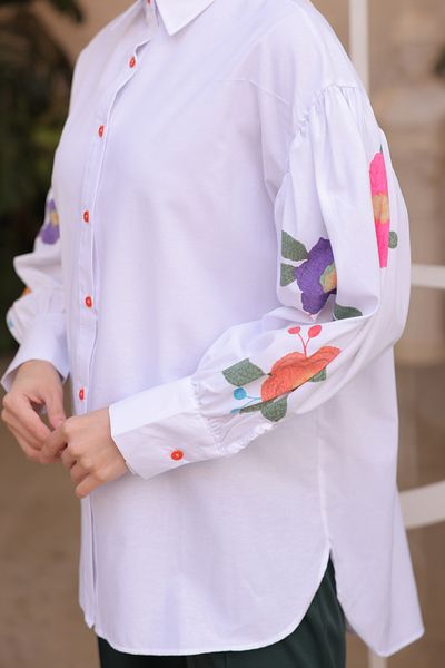 benguen 61584 قميص كبير الحجم بأكمام مطبوعة بالزهور باللون الأبيض
