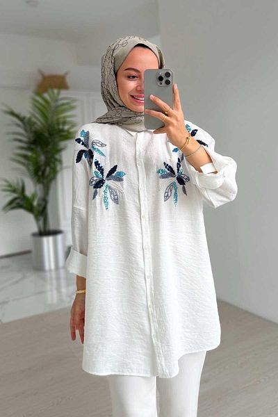 Ka Hijab Cămașă cu croială relaxată cu mărgele - albă
