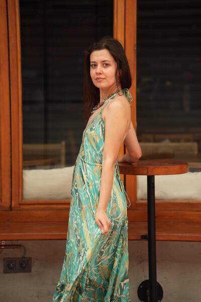 Miss Boheme Yeşil Boyundan Bağlamalı Sırtı Açık İpek Elbise