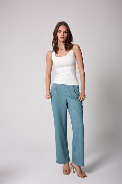 AMİDA قميص داخلي نسائي ليكرا أبيض بقصة ضيقة وحزام سميك - 2505