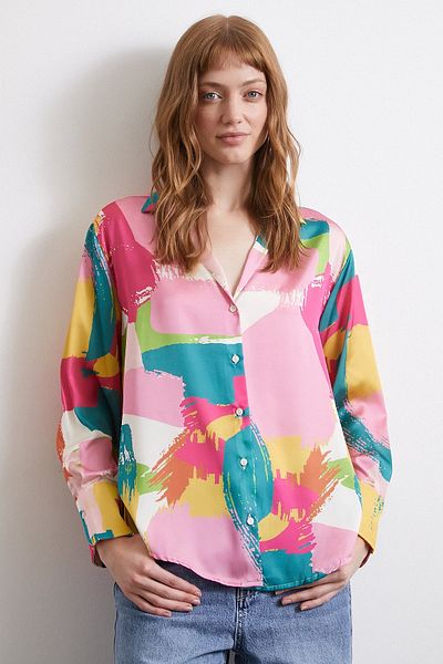 Never more V-Neck Patterned Shirt and Powder