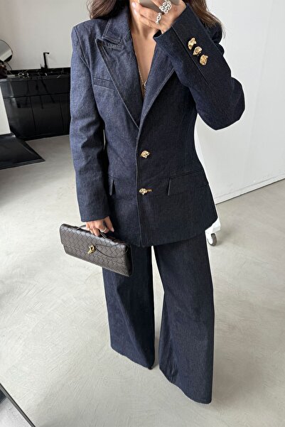 Özge Özgenç Jachetă blazer din denim cu nasturi aurii