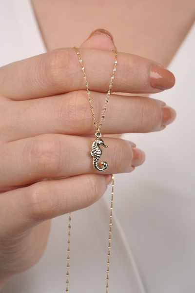 DİAMİNE PIRLANTA 14 Ayar Altın Deniz Atı Kolye