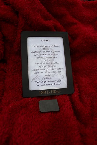 Assa Wood Andımız Frame-Wooden Black Frame (16.4Cmx12.3Cm)