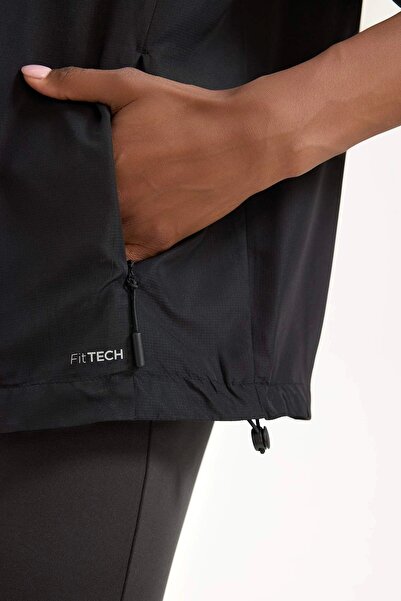 DeFacto D6086 Μαύρο DeFactoFit Αδιάβροχο K με κουκούλα με φερμουάρ ελαστική υφή M ελαφρύ Ανοιξιάτικο παλτό