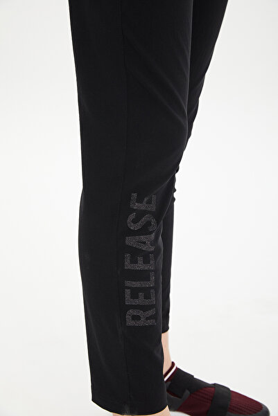 bilcee Kadın Siyah Likralı Dokuma Dar Paça Outdoor Eşofman Altı 0734