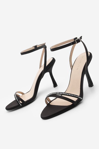 Marjin Damen-Sandalen mit ovalem Zehenriemen und Knöchelriemen aus Stein mit Absatz Lerika aus schwarzem Satin