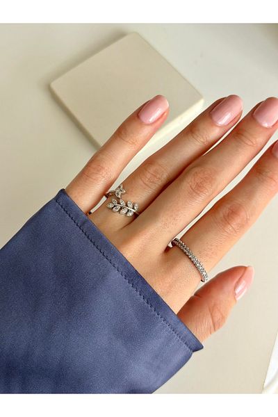 Ressia Leaf Patterned Ring
