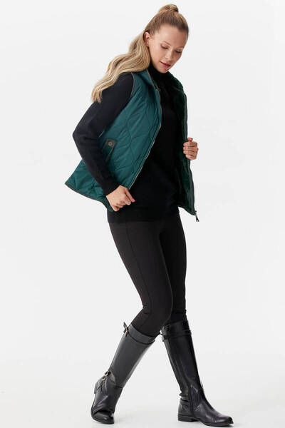 Sementa Зелений стьобаний жилет - з капюшоном з хутром всередині