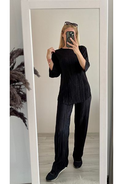 Garamak Women's Pleated Suit