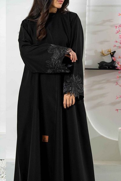 Zahya Abaya عباية كلوش بتطريز مع كرستال على اليد فقط
