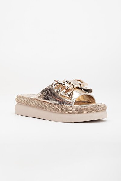 Dilimler Ayakkabı Γυναικείες παντόφλες Stoned Wedge Heel με χρυσό μεταλλικό αξεσουάρ κουνελιού