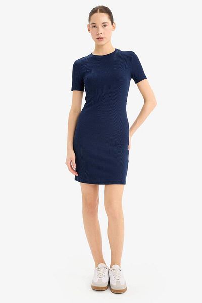 DeFacto موسم جديد Coool Bodycon يلتف حول الجسم وياقة دائرية وقميص قصير الأكمام