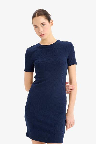 DeFacto موسم جديد Coool Bodycon يلتف حول الجسم وياقة دائرية وقميص قصير الأكمام