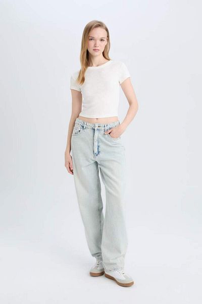 DeFacto New Season Cool Fitted Crew Neck Basic Απλό Μπλουζάκι με κοντό μανίκι καμιζόλα