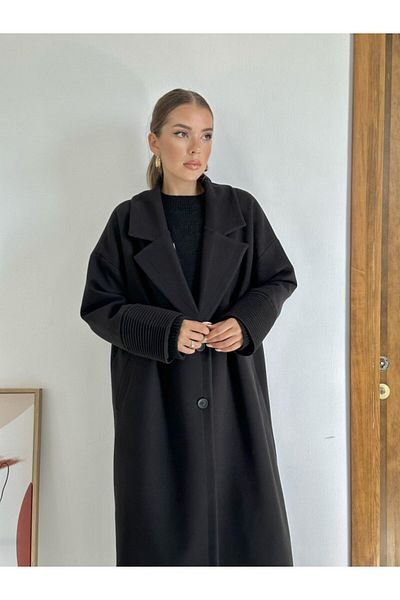 passense Black Cuff Detailed Coat