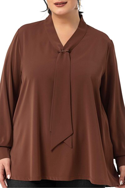 DISENTIS MODEST Καφέ μπλούζα με λεπτομέρεια μεγάλου μεγέθους με γιακά και αγκράφα σε σχήμα D