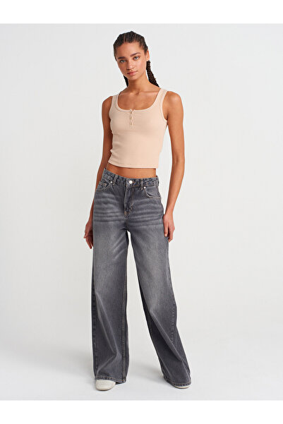 Dilvin 20983 Κουμπί τετράγωνο γιακά μπαλάκι-ανοιχτό μπεζ