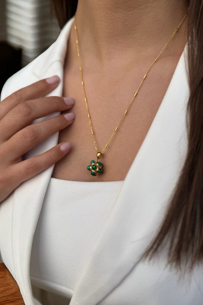 Utku Kuyumculuk 22 AYAR MALAHİT TAŞLI TOP VE İTALYAN ZİNCİRLİ ALTIN KOLYE