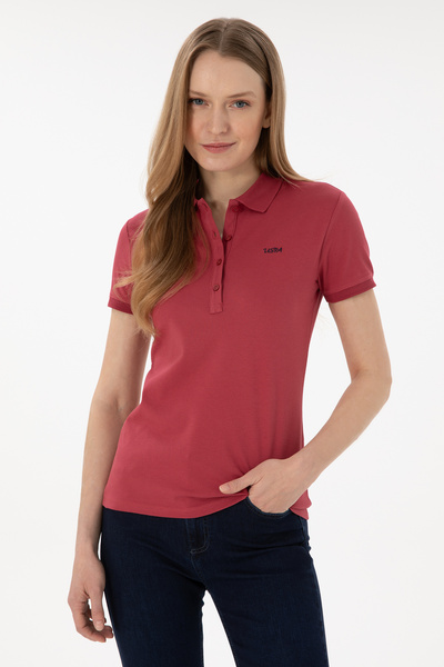 U.S. Polo Assn. تي شيرت نسائي بياقة بولو أساسية بلون الكرز 50305764 -VR223