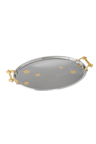 Dania A set of 3 gilded metal trays of different sizes with an elegant and beautiful design, suitable for all presentations and occasions.