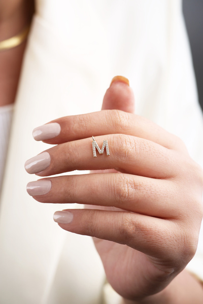 DİAMİNE PIRLANTA 14 Ayar Altın Taşlı M Harf Kolye Ucu (TÜM HARFLER YAZILIR)