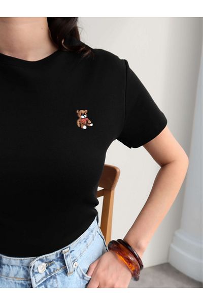 ESRAHELVACI Tricou Crop Brodat Ursuleț
