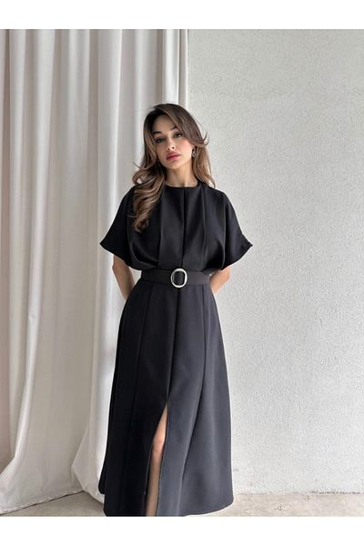 Afiş Butik BlackMidiDress με στρογγυλή λαιμόκοψη - Λεπτομέρεια ζώνης