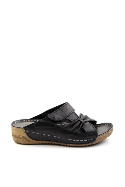 Bambi Siyah Leather Kadın Terlik K04331024303