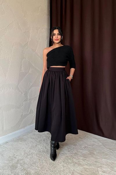 MODAVERA Black Gathered Waist Skirt