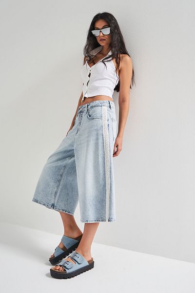its basic Women's Ice Denim Color D-4S5-3 Super Baggy Fit Lace Trimmed Maxi Length Denim Shorts