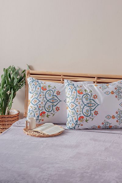Mislina Home 2-Piece White Blue Flower Pattern Pillowcase Cotton Polyester Easy to Iron 50x70
