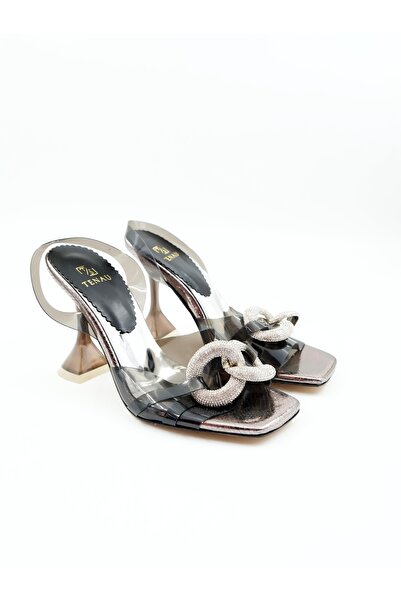 Tenau Pantofi cu toc de damă din piele naturală