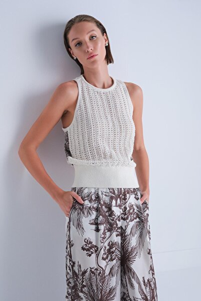 JOIN US Sırtı Kumaş Detaylı Dekolteli Ekru Bluz