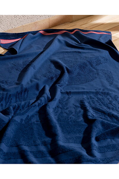 Madame Coco Strandtuch mit Schildkrötenmotiv