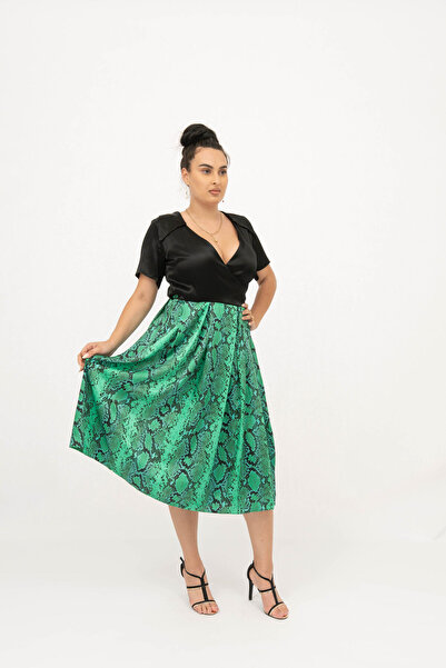 Gorgeaux Rochie in 2 Culori cu Decolteu Eva - XXL(44)