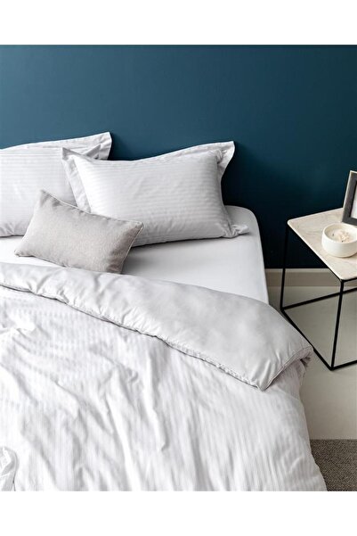 Madame Coco Elicia gestreiftes Satin-Bettwäscheset in Doppelbettgröße