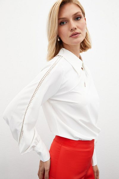 Sateen Блуза с екрю ръкави с перлени детайли