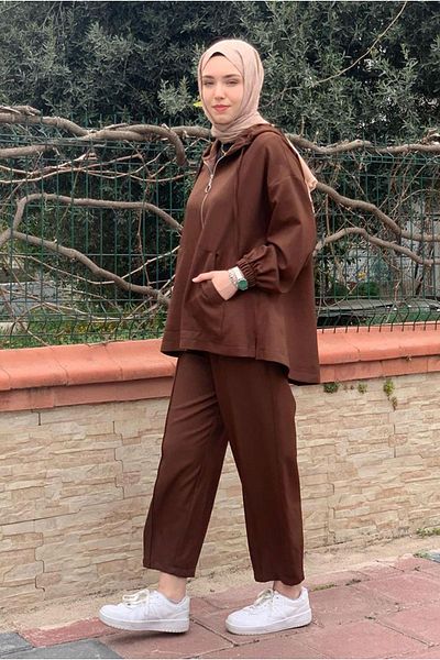 Moda Rosa 25Y2264 - Brown - Basic Suit with Zippered Jacket