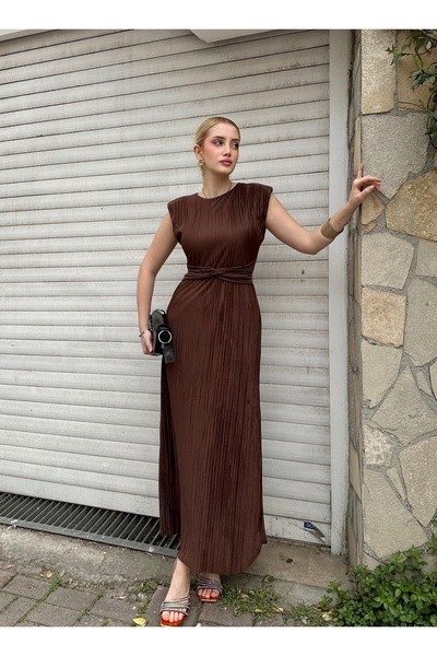 FİOXCO Μακρύ φόρεμα Melina Brown με λεπτομέρεια με κόμπο στη μέση, βάτα τεμάχ...