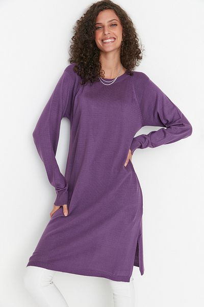 Trendyol Modest Lila langer Strickpullover mit Rundhalsausschnitt TCTAW22AK0132