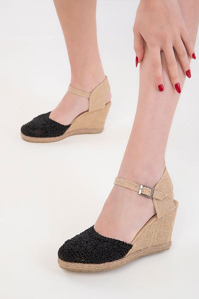 SOHO Schwarze Damenschuhe mit Keilabsatz 20457