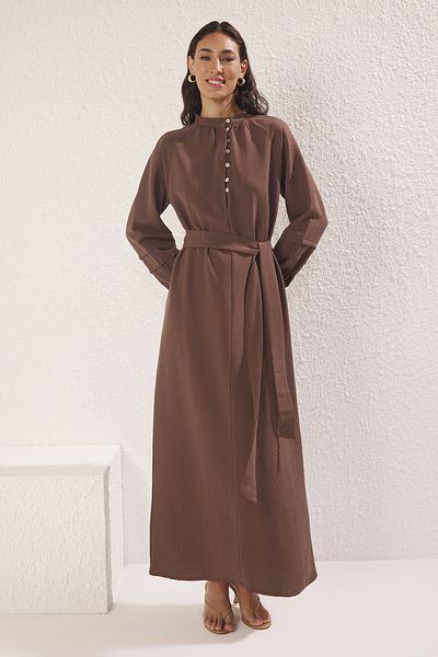 Trendyol Modest Braunes gewebtes Kleid aus Leinenmischung TCTSS25EB00117